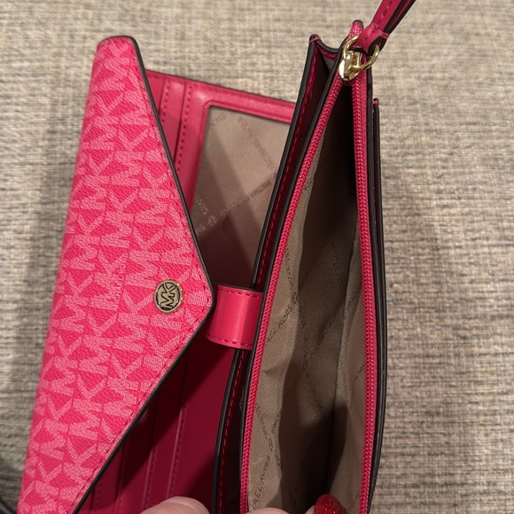 Michael Kors pink wallet/wristlet - Picture 5 of 5